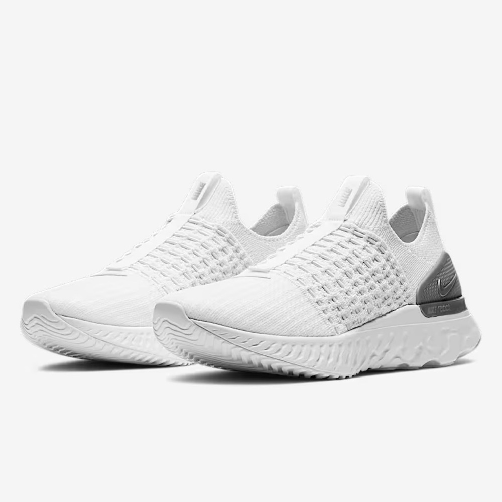 Nike Women’s React Phantom Run Flyknit 2. NWT. Original Box. Size 8.5.